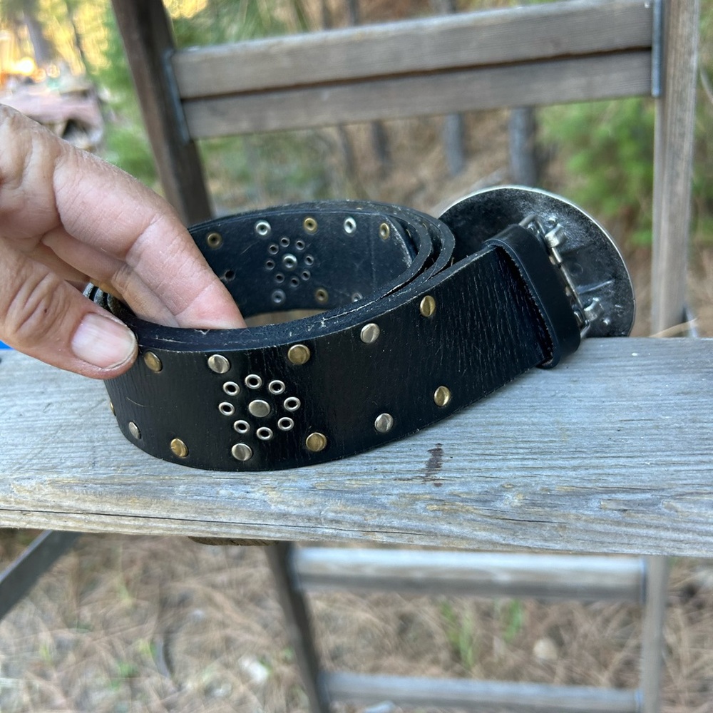 Nine West leather black flat studded belt with decorative mandala metal buckle - Picture 7 of 12